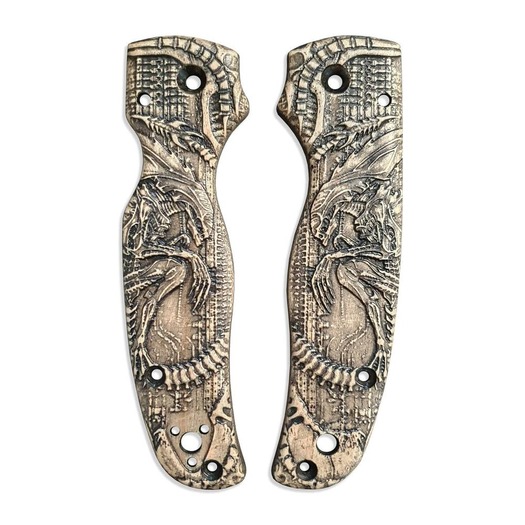 Svechnikov Workshop Spyderco Shaman Alien handle scales