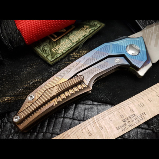 Custom Knife Factory Muscle Customized - FUTURE 折り畳みナイフ