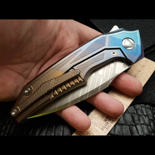 Custom Knife Factory Muscle Customized - FUTURE 折叠刀