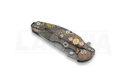 Hinderer Jurassic Spearpoint összecsukható kés, battle bronze, Gear Theme red/black